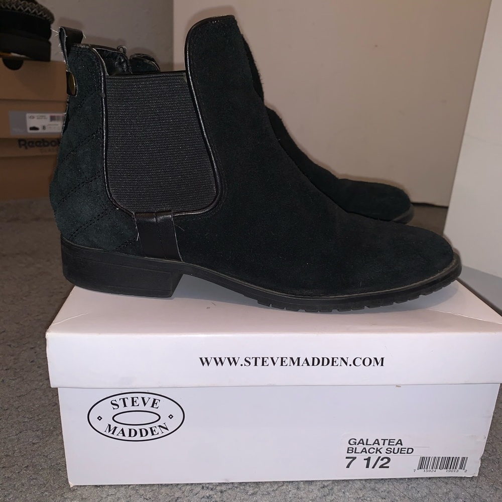 100% Authentic Steve Madden Suede Booties